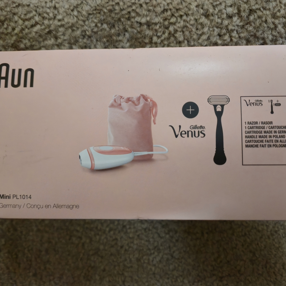 VENUS Silk-expert Mini IPL Hair Removal Device Pink and White - Picture 3 of 9